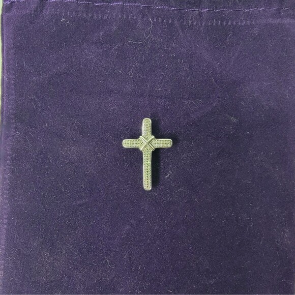 925 Sterling Silver Cross Pendant - Picture 1 of 3
